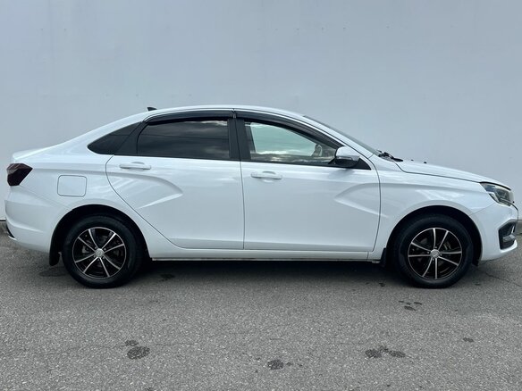 2024 Lada (ВАЗ) Vesta I Рестайлинг (NG), белый - вид 3