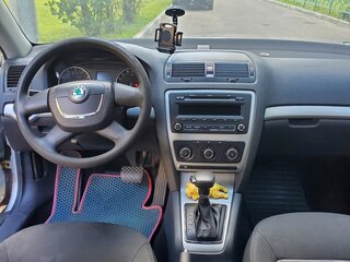 2013 Skoda Octavia II (A5) Рестайлинг, серый, 700000 рублей, вид 5
