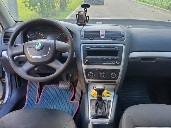 2013 Skoda Octavia II (A5) Рестайлинг, серый, 700000 рублей - вид 4