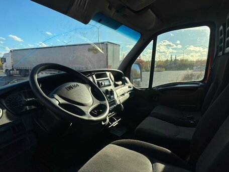 2011 Iveco Daily, красный, 980000 рублей, вид 4