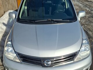 2012 Nissan Tiida I Рестайлинг, серебристый, 690000 рублей, вид 2
