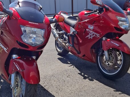 2000 Honda CBR 1100 XX, красный, 474000 рублей, вид 2