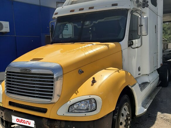 2002 Freightliner Columbia, белый, 950000 рублей
