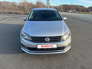 2016 Volkswagen Polo V Рестайлинг, серебристый, 910000 рублей, вид 3