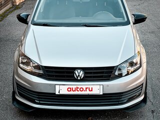 2019 Volkswagen Polo V Рестайлинг, серебристый, 1400000 рублей, вид 2