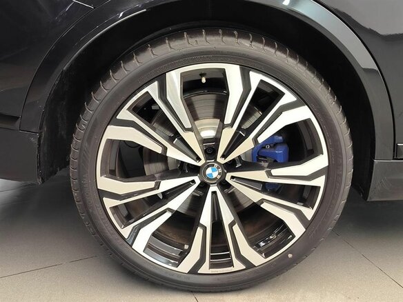 2026 BMW X7 M60i I (G07) Рестайлинг, чёрный, 24900000 рублей - вид 7