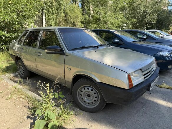 2002 Lada (ВАЗ) 21099, серебристый - вид 2