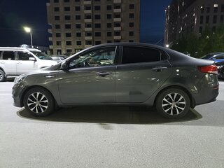 2015 Kia Rio III Рестайлинг, серый, 1000000 рублей, вид 4