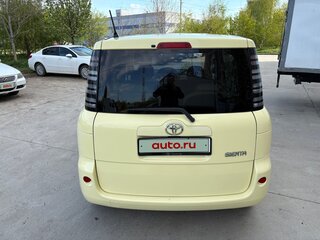 2004 Toyota Sienta I, жёлтый, 750000 рублей, вид 5