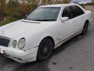 2001 Mercedes-Benz E-Класс 270 II (W210, S210) Рестайлинг, белый, 390000 рублей, вид 1