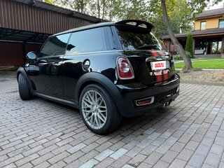 2010 Mini Hatch Cooper S II (R56) Рестайлинг, чёрный, 2440000 рублей, вид 4