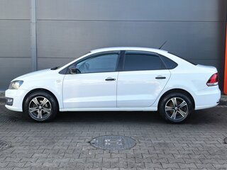 2015 Volkswagen Polo V Рестайлинг, белый, 939000 рублей, вид 2