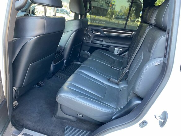 2021 Lexus LX 570 III Рестайлинг 2, белый, 8450000 рублей - вид 13