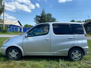 1999 Toyota Yaris Verso, серебристый, 470000 рублей, вид 4