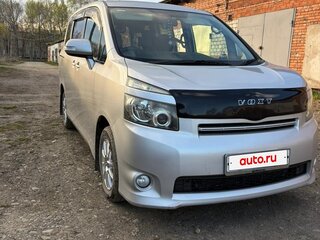 2008 Toyota Voxy II (R70), серый, 1100000 рублей, вид 3