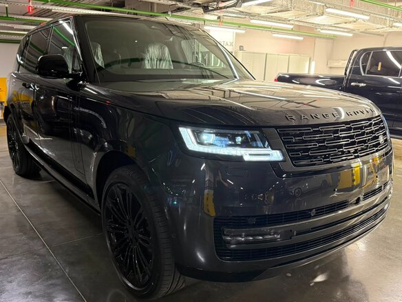 2026 Land Rover Range Rover D350 MHEV Long V, чёрный - вид 4