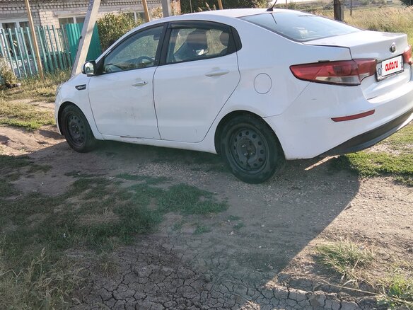2015 Kia Rio III, белый, 490000 рублей - вид 4