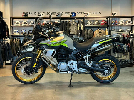 2026 Voge 900DSX, зелёный, 1033000 рублей, вид 3