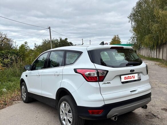 2016 Ford Kuga II Рестайлинг, белый, 1450000 рублей - вид 3