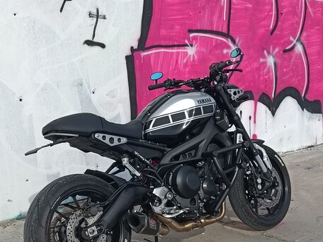 2018 Yamaha XSR900, серебристый, 690000 рублей, вид 3