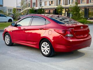 2011 Hyundai Solaris I, красный, 610000 рублей, вид 4