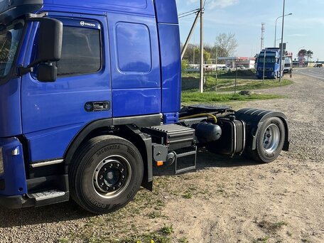 2010 Volvo FM, синий, 2800000 рублей, вид 5