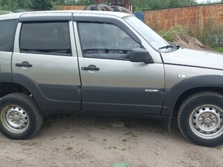 2013 Chevrolet Niva I Рестайлинг, серый, 530000 рублей, вид 3