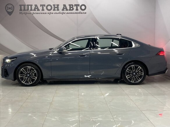 2025 BMW 5 серии Long 530Li xDrive VIII (G60/G61/G68), серый, 8199000 рублей - вид 7