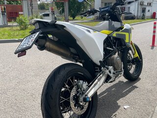 2021 Husqvarna 701 Supermoto, белый, 1090000 рублей, вид 4