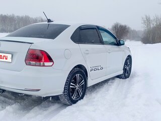 2016 Volkswagen Polo V Рестайлинг, белый, 1100000 рублей, вид 4