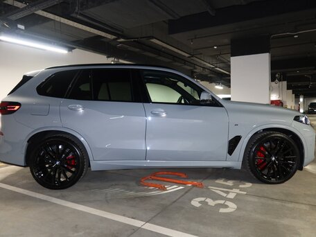 2026 BMW X5 40d IV (G05/G18) Рестайлинг, серебристый, 17000000 рублей, вид 2