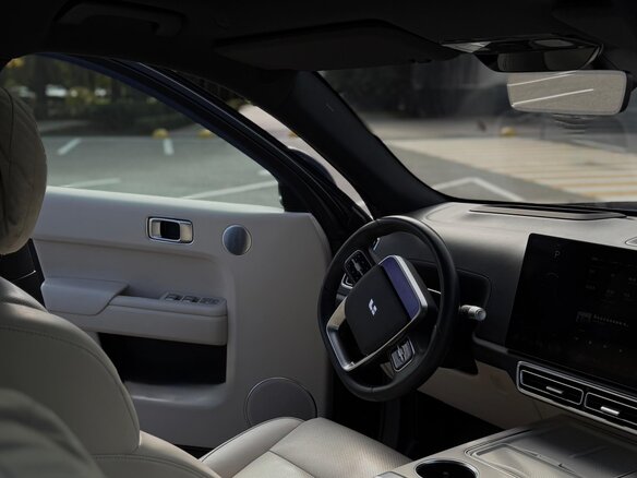 2023 Li Auto (Lixiang) L7 I, чёрный, 5100000 рублей - вид 3