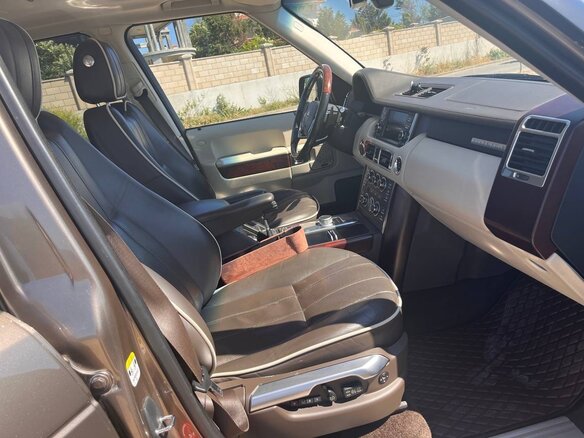 2011 Land Rover Range Rover III Рестайлинг 2, золотистый, 2700000 рублей - вид 8