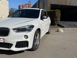 2017 BMW X1 20i xDrive II (F48), белый, 2100000 рублей, вид 3