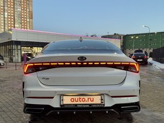 2021 Kia K5 III, белый, 2500000 рублей, вид 5