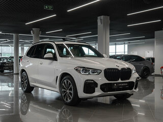2020 BMW X5 40i IV (G05/G18), белый, 6400000 рублей, вид 2