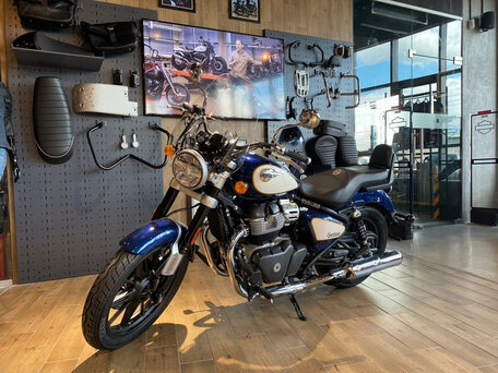 2026 Royal Enfield Super Meteor, синий, 792000 рублей, вид 1