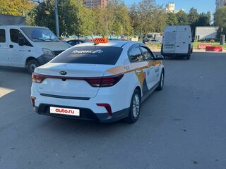 2019 Kia Rio IV, белый, 1200000 рублей, вид 4