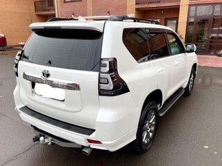 2020 Toyota Land Cruiser Prado 150 Series Рестайлинг 2, белый, 6499000 рублей, вид 4