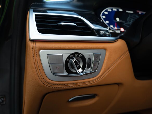 2019 BMW 7 серии Long 740Li xDrive VI (G11/G12) Рестайлинг, чёрный, 5198000 рублей - вид 27