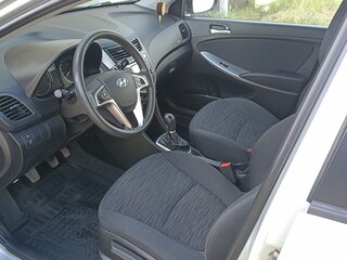 2015 Hyundai Solaris I Рестайлинг, серебристый, 1250000 рублей, вид 4