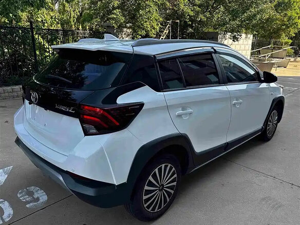 2022 Toyota Yaris L X XP150 Рестайлинг, белый - вид 8