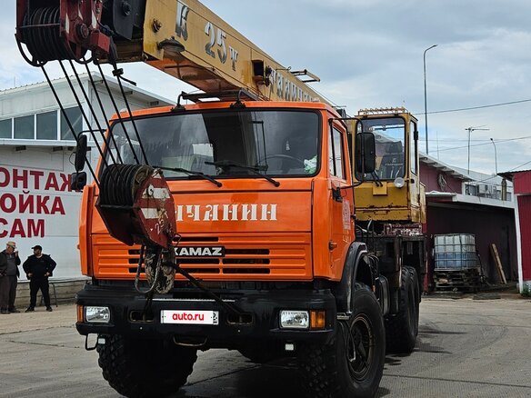 2012 КамАЗ 43118, красный, 3800000 рублей - вид 29