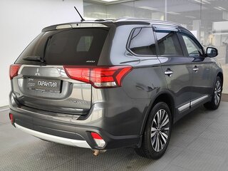2016 Mitsubishi Outlander III Рестайлинг 2, серый, 1945000 рублей, вид 5