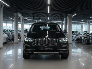2019 BMW X5 30d IV (G05/G18), чёрный, 6280000 рублей, вид 3
