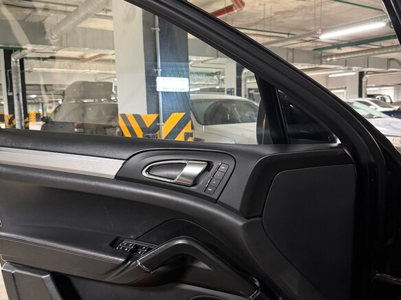 2010 Porsche Cayenne Turbo II (958), чёрный, 2000000 рублей - вид 12
