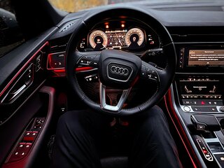 2021 Audi Q8 55 TFSI I (4M), серебристый, 6491715 рублей, вид 3