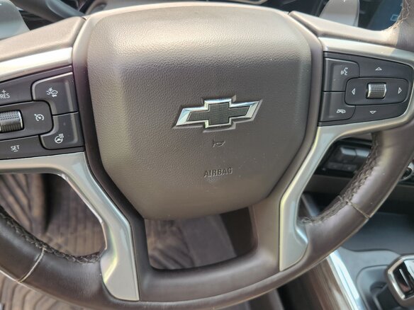 2022 Chevrolet Silverado Crew Cab IV (T1XX) Рестайлинг, белый, 5610000 рублей - вид 15