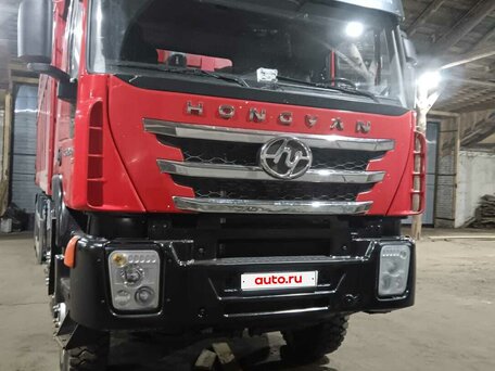 2001 IVECO-Hongyan 8x4 (CQ3406), красный, 3500000 рублей, вид 4