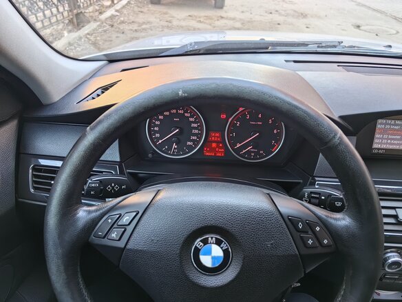 2008 BMW 5 серии 525i V (E60/E61) Рестайлинг, серебристый, 1300000 рублей - вид 9
